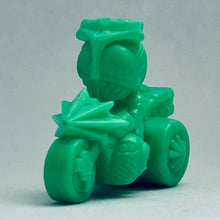 Load image into Gallery viewer, Kamen Rider Stronger + Kabutoro Bike - SD Eraser Figure - Keshi
