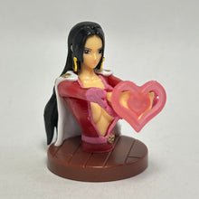 Cargar imagen en el visor de la galería, One Piece - Boa Hancock - Trading Figure - Choco Egg (12)
