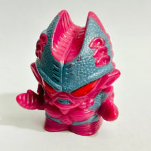 Cargar imagen en el visor de la galería, Ultraman Zearth - Alien Lady-Benzene - Finger Puppet - Kaiju - Monster - SD Figuree
