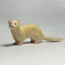 Load image into Gallery viewer, Ferret - Trading Figure - Miniature - 012 P07-B
