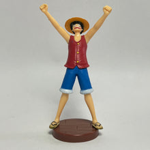 Cargar imagen en el visor de la galería, One Piece - Monkey D. Luffy - Trading Figure - Choco Egg (1)
