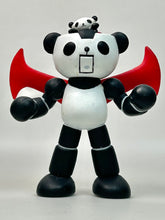 Cargar imagen en el visor de la galería, Panda Z Posing Trading Figure

