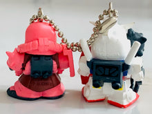 Cargar imagen en el visor de la galería, Mobile Suit Gundam - RX-78-2 Gundam - Char Aznable&#39;s MS-06S Zaku II Commander Type - Mascot Swing
