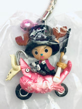 Load image into Gallery viewer, One Piece - Tony Tony Chopper - Chopperman - Netsuke Strap - Shizuoka Limited - Sakura Shrimp ver.
