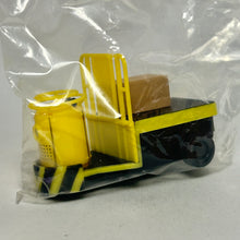 Cargar imagen en el visor de la galería, Pullback Turret - Yellow (U-turn type) + Cardboard (plain)

