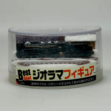 Load image into Gallery viewer, Steam Locomotive in Snowy Scenery D51 498 - Mini Diorama
