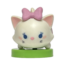 Cargar imagen en el visor de la galería, Disney Tsum Tsum - Marie - Trading Figure - Choco Egg (97)
