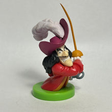 Cargar imagen en el visor de la galería, Peter Pan - Captain Hook - Trading Figure - Choco Egg (77)
