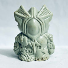 Cargar imagen en el visor de la galería, Ultraman Tiga - Kyrieloid - Finger Puppet Figure
