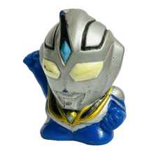 Cargar imagen en el visor de la galería, Ultraman Gaia - Ultraman Agul - Finger Puppet - SD Figure - V2 ver.
