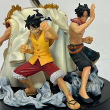 Cargar imagen en el visor de la galería, One Piece - Luffy, Ace &amp; Newgate - Noodle Figure
