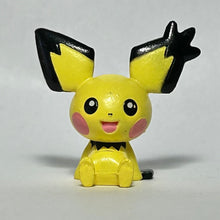Cargar imagen en el visor de la galería, Pokémon - Pichu - Mini Figure - Vintage
