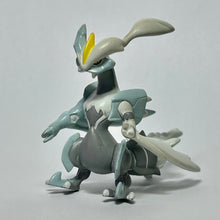 Load image into Gallery viewer, Pokémon BW - White Kyurem - Figure Keychain
