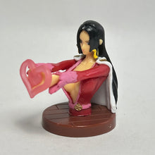 Cargar imagen en el visor de la galería, One Piece - Boa Hancock - Trading Figure - Choco Egg (12)
