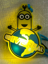 Cargar imagen en el visor de la galería, Despicable Me - Kevin - USJ Minion Shiny Charm - Neck Strap with Light-up Charm
