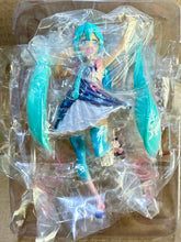 Cargar imagen en el visor de la galería, Vocaloid - Hatsune Miku - Haru Fuku ver. - Figure
