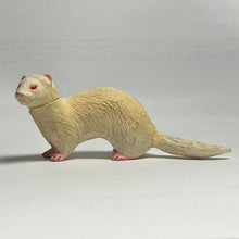Load image into Gallery viewer, Ferret - Trading Figure - Miniature - 012 P07-B
