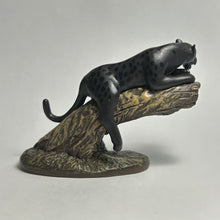 Cargar imagen en el visor de la galería, Black leopard - Trading Figure - Feline Animals
