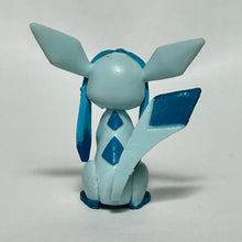 Load image into Gallery viewer, Pokémon Sun &amp; Moon - Glaceon - Mini Figure
