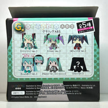 Cargar imagen en el visor de la galería, Vocaloid - Hatsune Miku - Doll - Graphig ++ - Checkered ver
