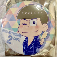 Cargar imagen en el visor de la galería, Osomatsu-san Cafe - Matsuno Karamatsu - Can Badge
