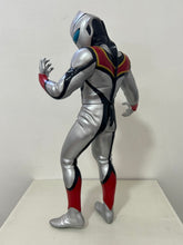 Cargar imagen en el visor de la galería, Ultraman Tiga - Evil Tiga - Big Size Soft Vinyl Figure
