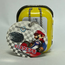 Cargar imagen en el visor de la galería, Mario Kart Wii - Wario - Mini Square Can Strap
