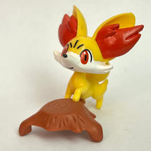 Cargar imagen en el visor de la galería, Pokémon - Fennekin - Mini Figure
