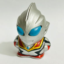 Cargar imagen en el visor de la galería, Ultraman Tiga - Evil Tiga - Finger Puppet - SD Figure
