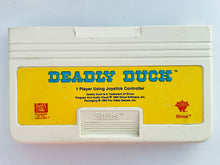 Cargar imagen en el visor de la galería, Deadly Duck - Commodore VIC-20 - NTSC - Cartridge
