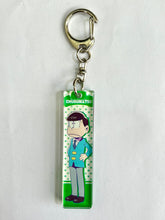Cargar imagen en el visor de la galería, Osomatsu-san - Matsuno Choromatsu - Acrylic Stick Keychain
