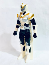 Cargar imagen en el visor de la galería, Gekijouban Kamen Rider Ryuuki: Episode Final - Kamen Rider Femme - Bandai Shokugan - Candy Toy - Trading Figure
