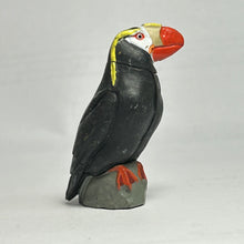 Cargar imagen en el visor de la galería, Tufted Puffin - Trading Figure - Miniature - 023C
