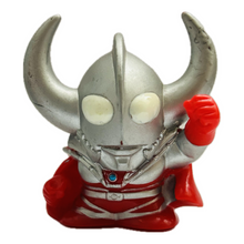 Cargar imagen en el visor de la galería, Ultraman Ace - Father of Ultra (Using Brothers’ Mantle) - Finger Puppet - SD Figure
