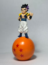 Cargar imagen en el visor de la galería, Dragon Ball Z - Gotenks - Pencil Cap with Figure
