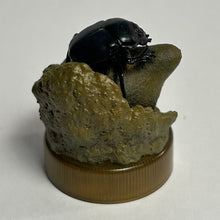 Load image into Gallery viewer, Sacred Scarab and Dung Ball (Scarabaeus typhon) - Mini Figure - Bottle Cap
