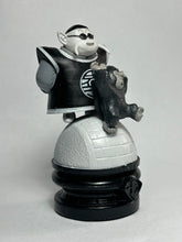 Cargar imagen en el visor de la galería, Dragon Ball Z - King Kai &amp; Bubbles - Chess Piece - Knight - Monochrome ver.
