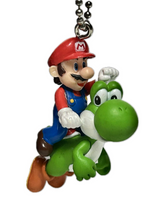 Cargar imagen en el visor de la galería, New Super Mario Bros. Wii - Mario &amp; Yoshi - Figure Keychain
