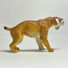 Cargar imagen en el visor de la galería, Smilodon - Trading Figure - Miniature (038)
