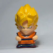 Cargar imagen en el visor de la galería, Dragon Ball Z - SD Son Goku SSJ2 - Finger Puppet (Bandai)
