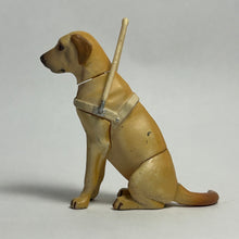 Cargar imagen en el visor de la galería, Labrador Retriever Guide Dog - Trading Figure - Miniature - Secret 1
