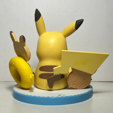 Cargar imagen en el visor de la galería, Pokémon - Pikachu -  Diorama Figure - Tea Party
