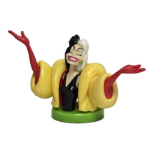 Cargar imagen en el visor de la galería, One Hundred and One Dalmatians - Cruella de Vil - Trading Figure - Choco Egg (102)
