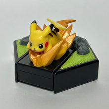 Cargar imagen en el visor de la galería, Pokémon DP - Pikachu - Figure - Toy
