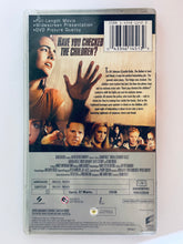 Cargar imagen en el visor de la galería, When A Stranger Calls - PSP - PlayStation Portable - NTSC - Boxed
