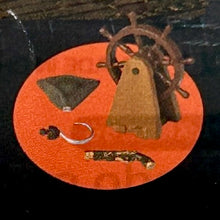 Load image into Gallery viewer, Capsule Q Museum Skull Man Plus Pirate Edition - Captain ver.
