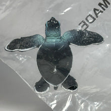 Load image into Gallery viewer, Baby green sea turtle (Chelonia mydas) - Figure - Miniature
