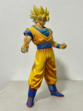 Load image into Gallery viewer, Dragon Ball Z - Son Goku SSJ - Master Stars Piece - -Coloring Tenkaichi Budoukai Ver.
