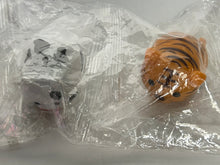 Cargar imagen en el visor de la galería, Tiger &amp; Cow - Animal Pullback Mini Car
