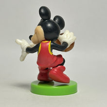 Cargar imagen en el visor de la galería, Disney - Mickey Mouse - Trading Figure - Choco Egg - Aka (84)
